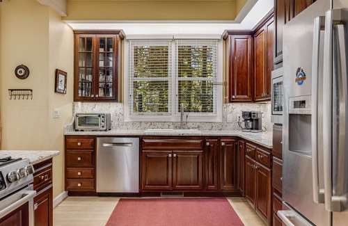 Flat Rock House | Spacious Home in the Heart of Flat Rock w/Hot Tub, Ping Pong & Pool Table