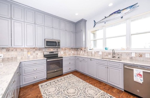 Cedar Lane House | Spacious Home on ICW w/Fabulous Patios on Sargent Beach & ICW Side!