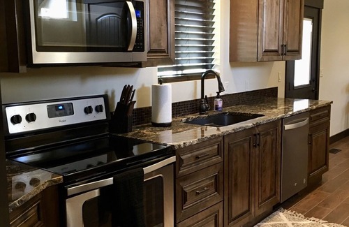 Torrey House | Spacious Home “The Nest” in the heart of Torrey