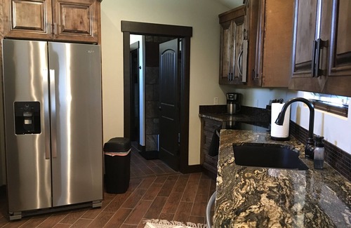 Torrey House | Spacious Home “The Nest” in the heart of Torrey