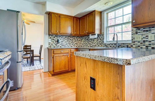 Gahanna House | Spacious Home w/ Deck - 9 Mi to Downtown Columbus