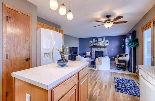 McArdle House | Spacious home w/Playground: Patio, BBQ, WiFi in charming Omaha