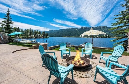 Donnelly House | Spacious home with incredible lakefront views!