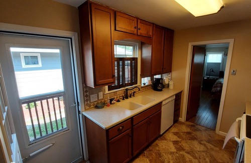 Vermilion House | Spacious home with lake breezes and a community lake view!