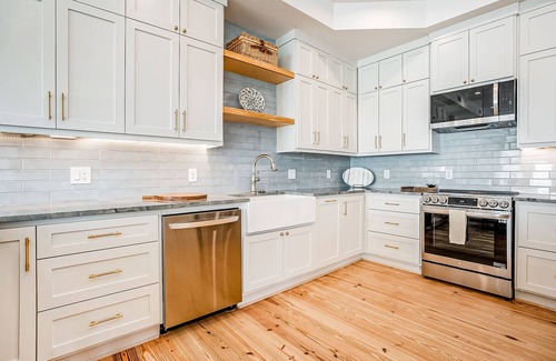 Pirates Beach House | Spacious home with ocean-view balconies and chef's kitchen