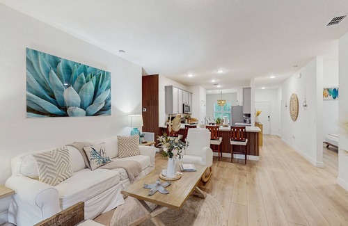 Sebastian Highlands House | Spacious home with private porch, hammock, close to boat ramps