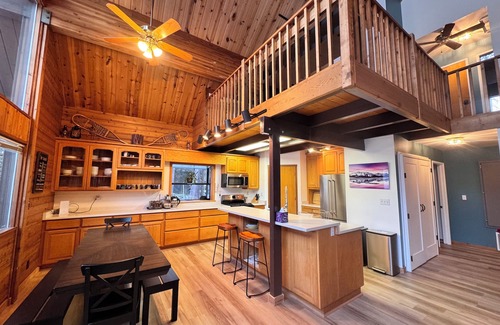 Soda Springs House | Spacious Home with Hot Tub and Starlink Internet!