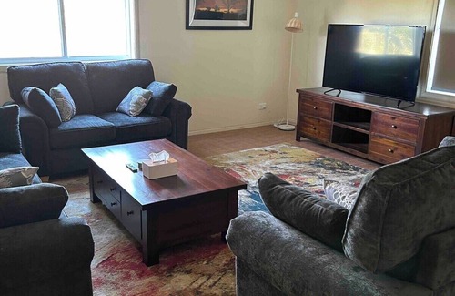 Coonabarabran House | Spacious House in the Town