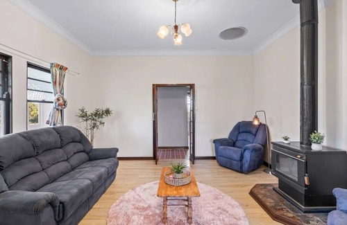 Drayton House | Spacious house in Drayton. Netflix, acreage Pets