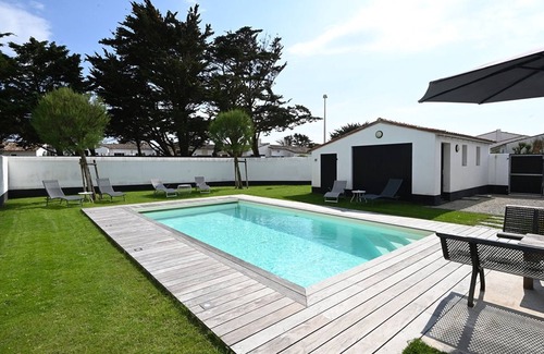 Bourgenay House | Spacious house in Ile de Ré with pool and parking