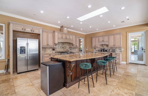 Vista House | Spacious house in the hills of Vista with views for miles, peaceful and quiet