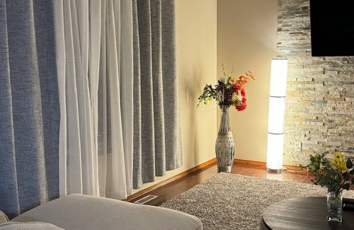 Fort Gary House | Spacious House in Winnipegn5 bads 3 rooms 10 guests