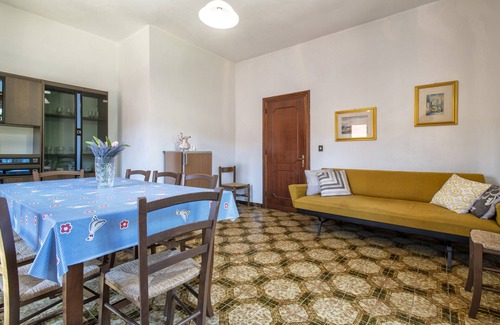 Paduledda House | Spacious House in Costa Rossa with Partial Sea View and Terrace