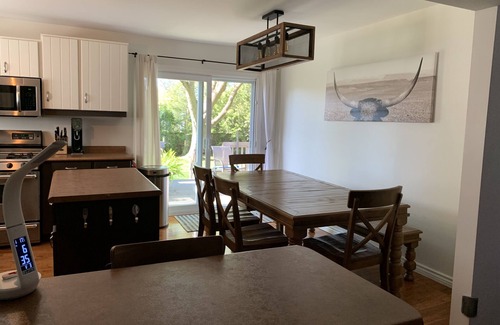 Lambton Shores House | Spacious house only 5 minutes walk down to Ipperwash beach (All inclusive)
