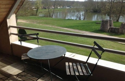 Port-sur-Saone Cottage | Spacious house with garden and river view