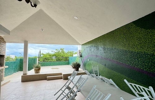 San Nicolas de los Garza House | Spacious house with large terrace and barbecue