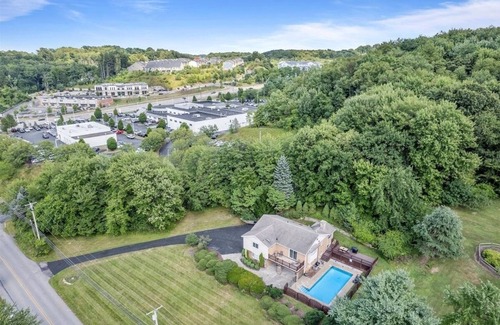 Wexford House | Spacious House w/Pool @Wexford