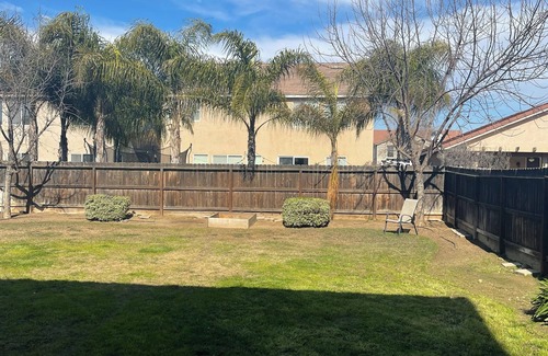 Roosevelt House | Spacious house with large back yard near FAT airport and National Parks