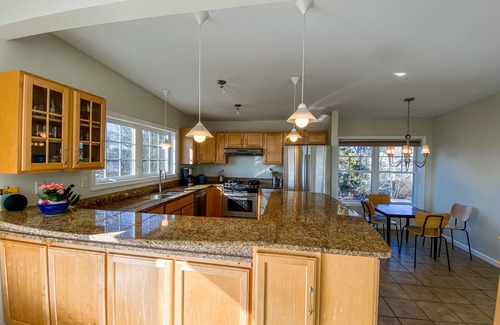 Charlestown House | Spacious house with water views for beach and kayak adventures
