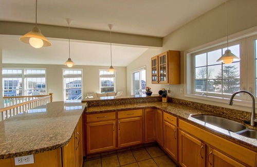 Charlestown House | Spacious house with water views for beach and kayak adventures