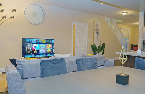 Amherstview House | Spacious, Idyllic 3 Bedroom Home