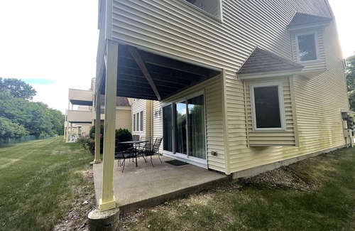 Wells Condo | Spacious/Immaculate 1st flr 1,260 SqFt Unit