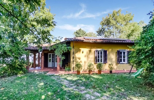 Giugnano Villa | Spacious villa in Serravalle Pistoiese with a swimming pool