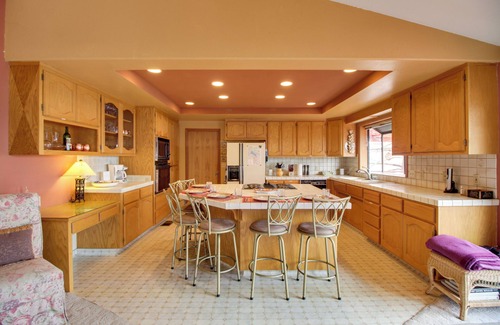 Kelseyville House | Spacious Kelseyville Home w/Large Lakefront Deck!