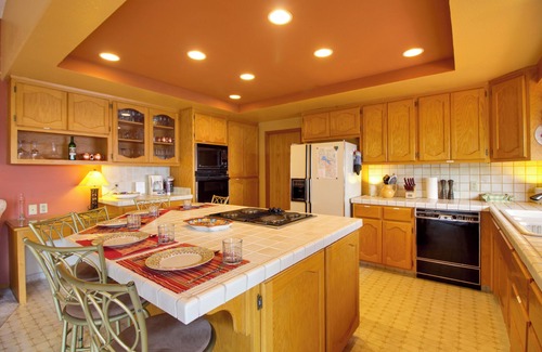 Kelseyville House | Spacious Kelseyville Home w/Large Lakefront Deck!