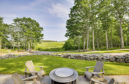 Kennebunkport House | Spacious Kennebunkport Home w/View, 2 Mi to Beach