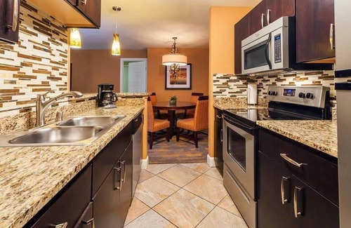 Las Vegas Apartment | SPACIOUS - kitchen + POOL+ FREE WIFI