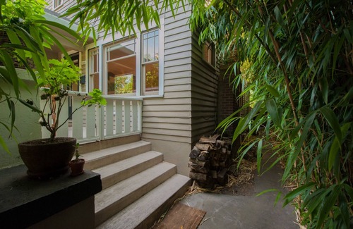 Ladd's Addition House | Spacious Ladd's Addition Townhouse for Extended Rentals - 31 Days or more