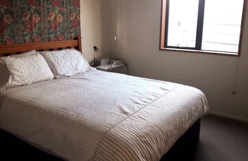 Lake Hawea House | Spacious Lake Hawea Home- 15 Mins from Wanaka