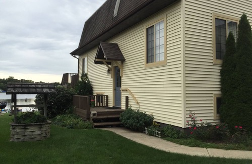 Edwardsburg House | Spacious Lake Home Close To Notre Dame
