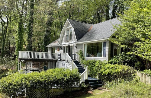 Pleasure Point House | Spacious Lake Martin Getaway - Pace's Point