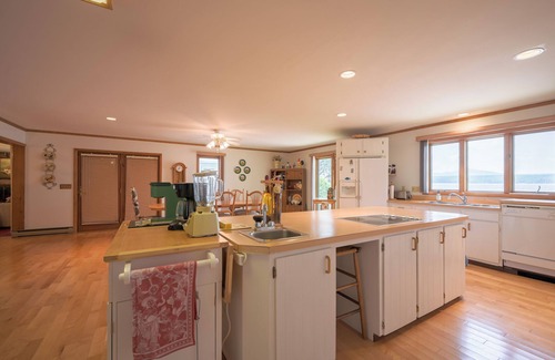Merrill Cabin | Spacious Lakefront cabin on Lake Chateaugay with private beach.