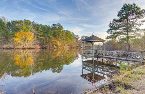 Westover Apartment | Spacious Lakefront Apt with Deck in Fayetteville!