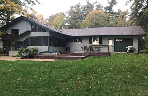 Grantsburg Cabin | Spacious lakefront cabin, perfect for your family get-a-way