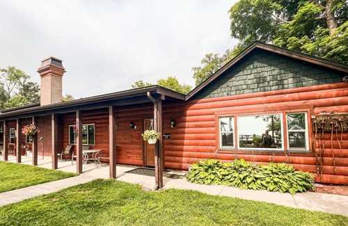 Puposky Cabin | Spacious Lakefront Getaway - Perfect for Families & Events