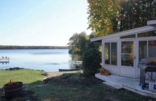 Farmington House | Spacious lakefront home with 5 bedrooms & hot tub!