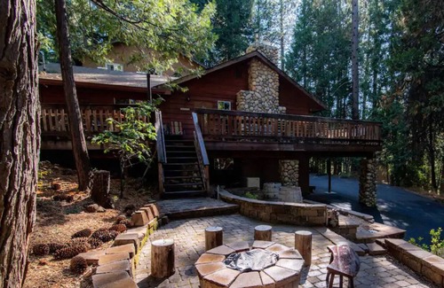 Glencoe House | Spacious Large Homestyle Family Cabin in LMP Arnold