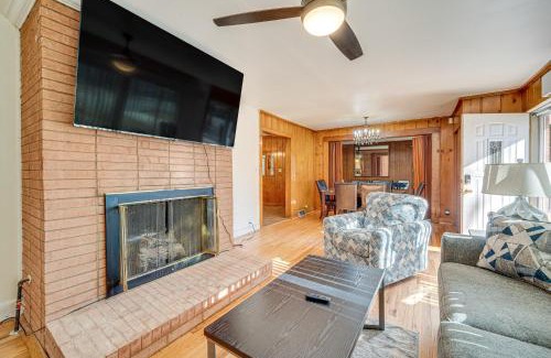 Lexington House | Spacious Lexington Abode with Pool Table and Fireplace