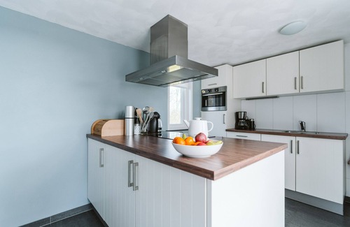 Ouddorp House | Spacious, light house near the beach, an oasis of peace and space with jacuzzi and sauna.