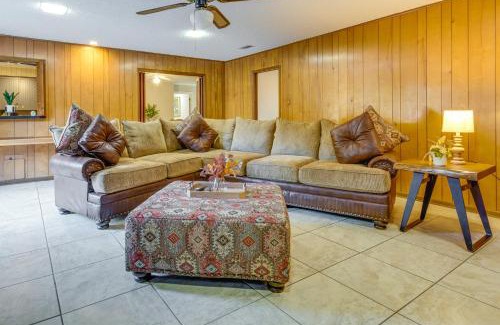 Little Rock House | Spacious Little Rock Home with Patio - 9 Mi to Dtwn!