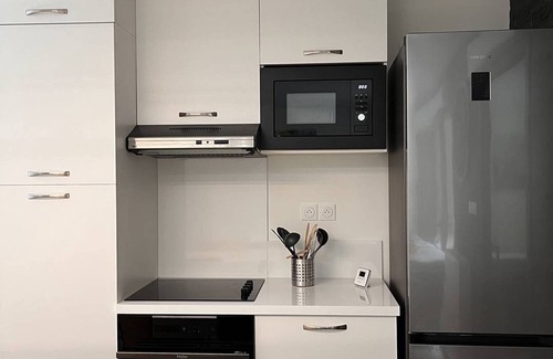 Cauterets Apartment | Spacious lodge for 8, 3 parkings, 10 min from downtown