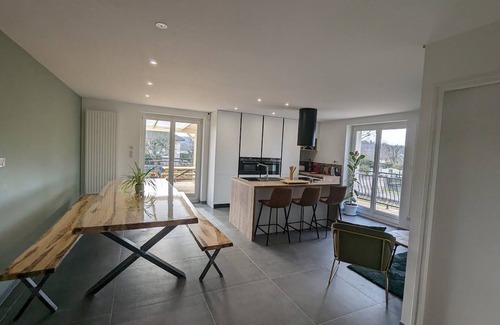 Chaumousey Cottage | Spacious lodge near lake with spa, play area, wifi and varied activities