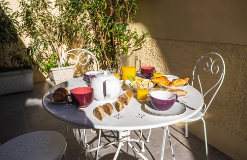 Antibes City Centre Apartment | Spacious loft - heart typical Antibes Old Town -100 m sea&ramparts- all by foot