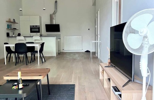 Anderlecht Apartment | Spacious Loft Instant Favourite Up to 4 Guests Comfort & Style in Brussels