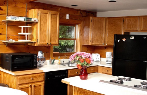Glover Cabin | Spacious Log Cabin Perfect for Families and Pets