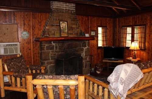 Clarington Cabin | Spacious Log Cabin with Fireplace